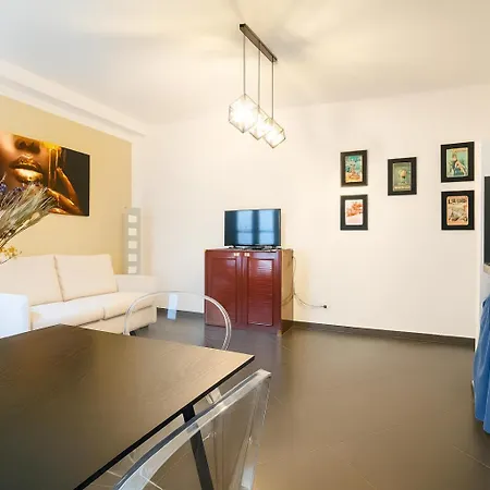 Apartment Dell'alloro